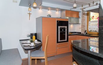 Küchenbereich in der Ferienwohnung 4 im Gästehaus Salzgau