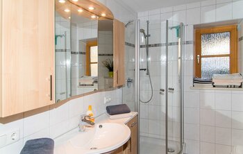 Bad in der Ferienwohnung 1 im Gästehaus Salzgau
