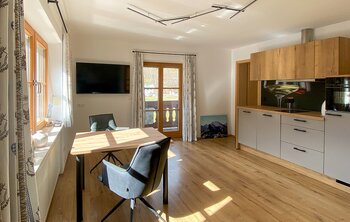 Wohnraum in der Ferienwohnung 2 im Gästehaus Salzgau