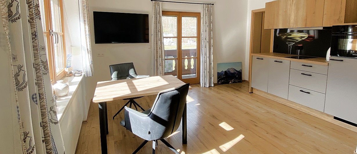 Wohnraum der Ferienwohnung 2 im Gästehaus Salzgau